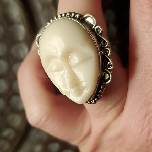 New White Carved Goddess Face 925 Silver Ring. - Picture 5 of 9